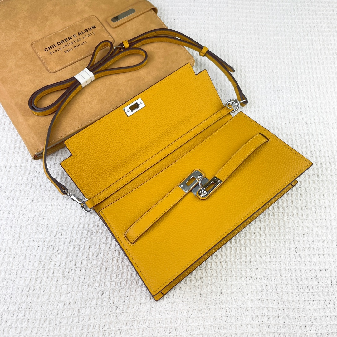 The New Hermès Kelly Shoulder