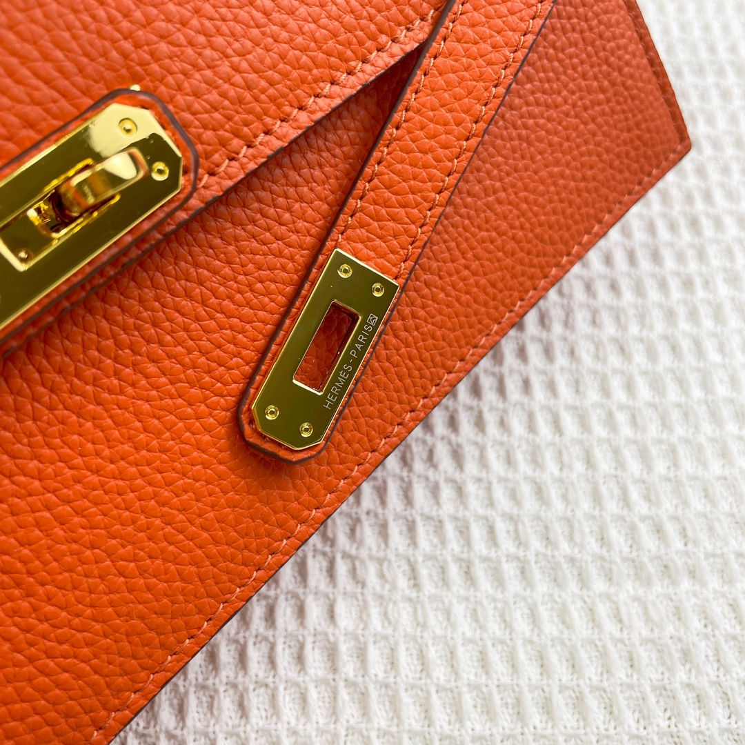The New Hermès Kelly Shoulder Bag-orange color