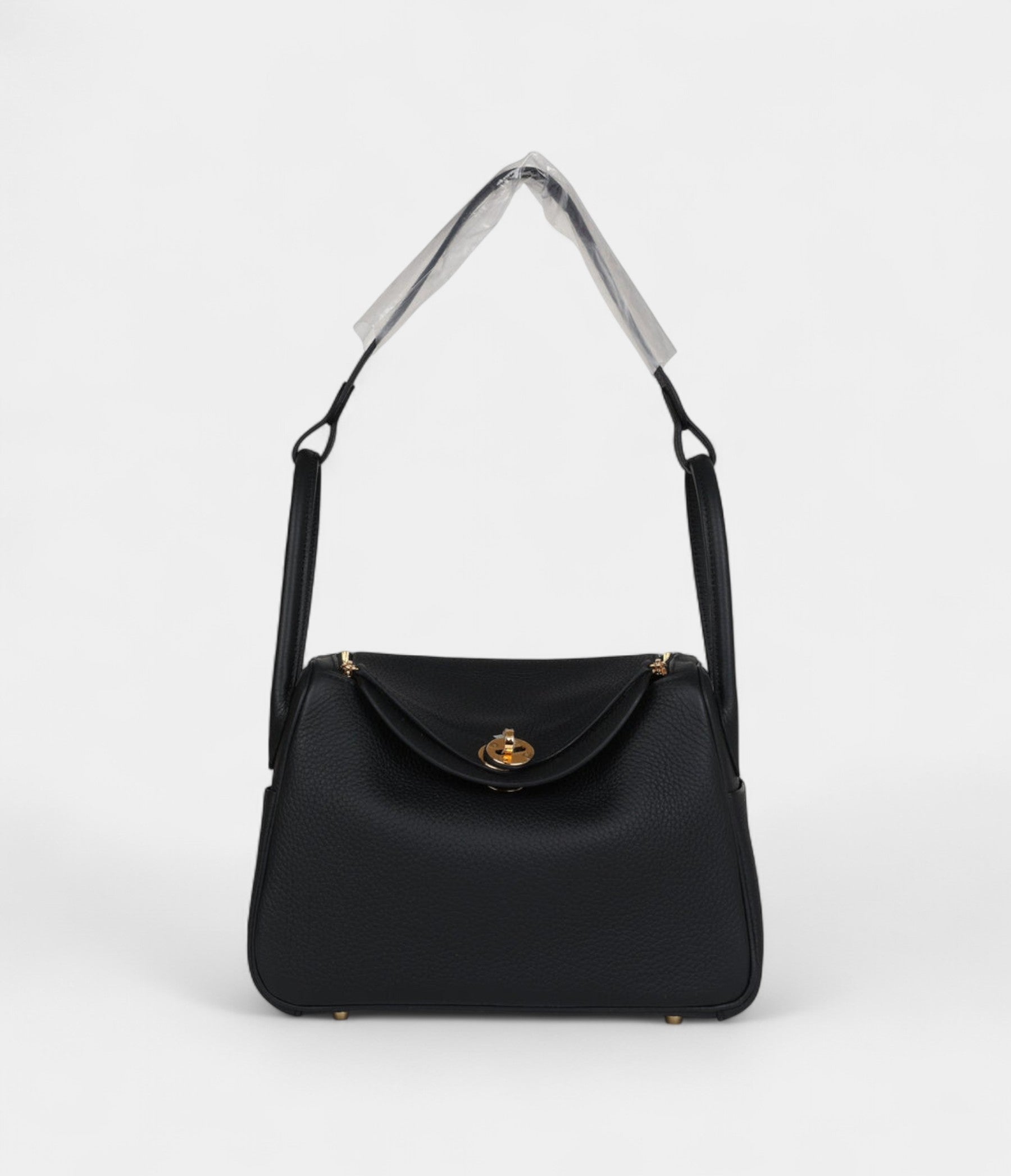 Hermès Lindy 26 Black Clemence Gold Hardware