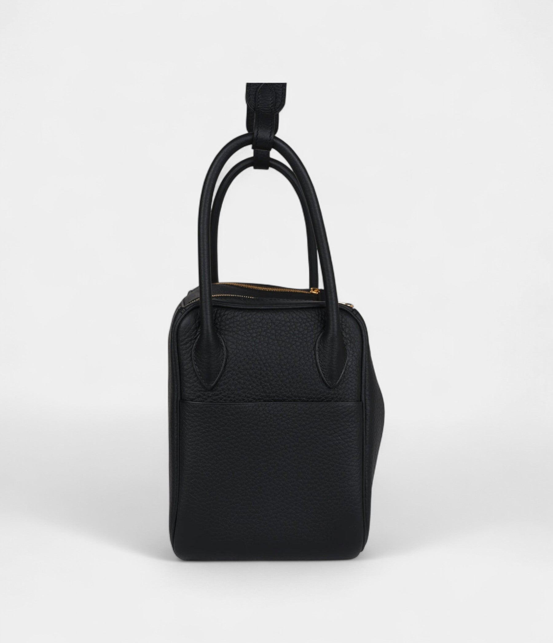 Hermès Lindy 26 Black Clemence Gold Hardware