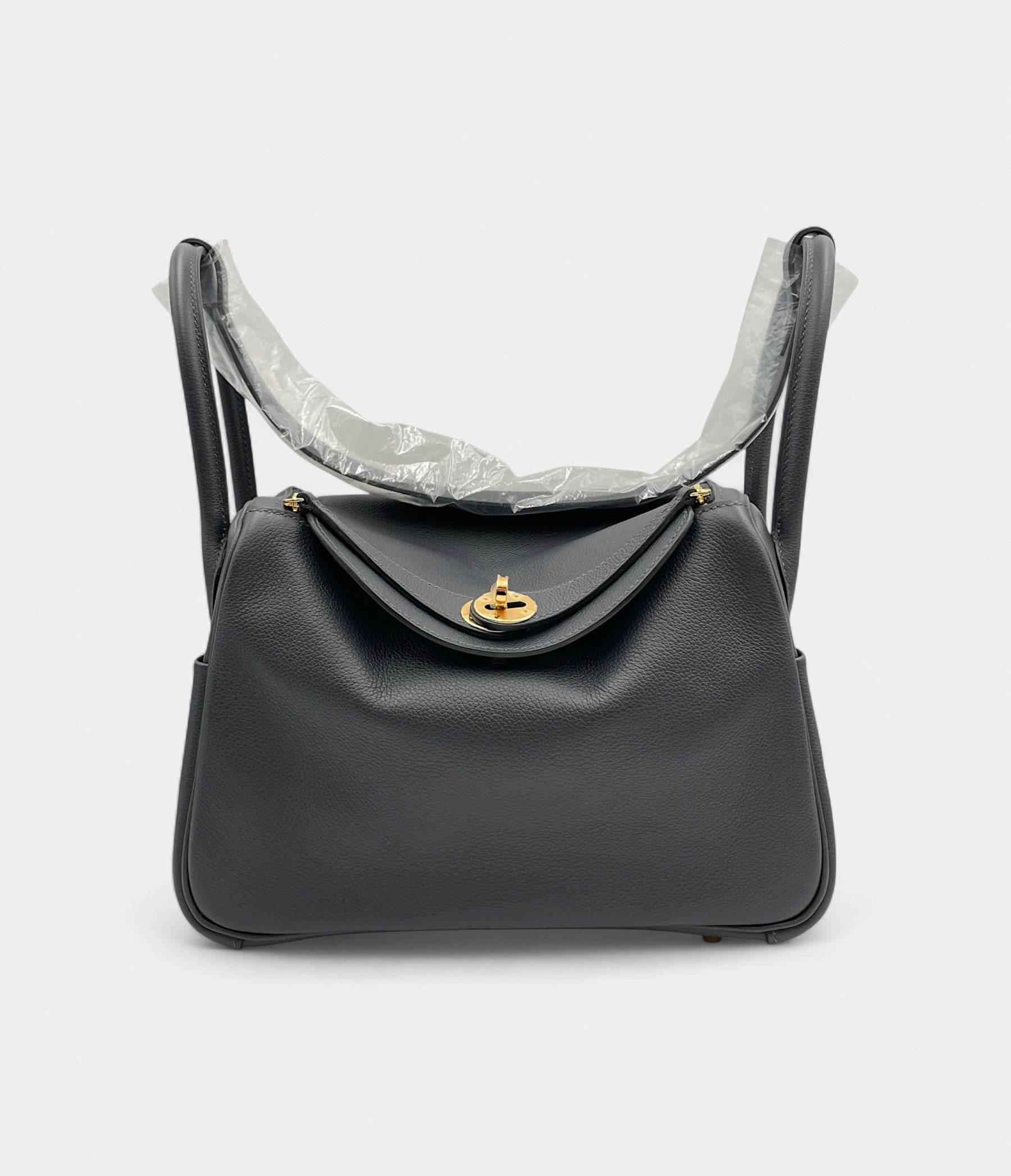 Hermès Lindy 26 Caban in Evercolor Leather with Gold Hardware