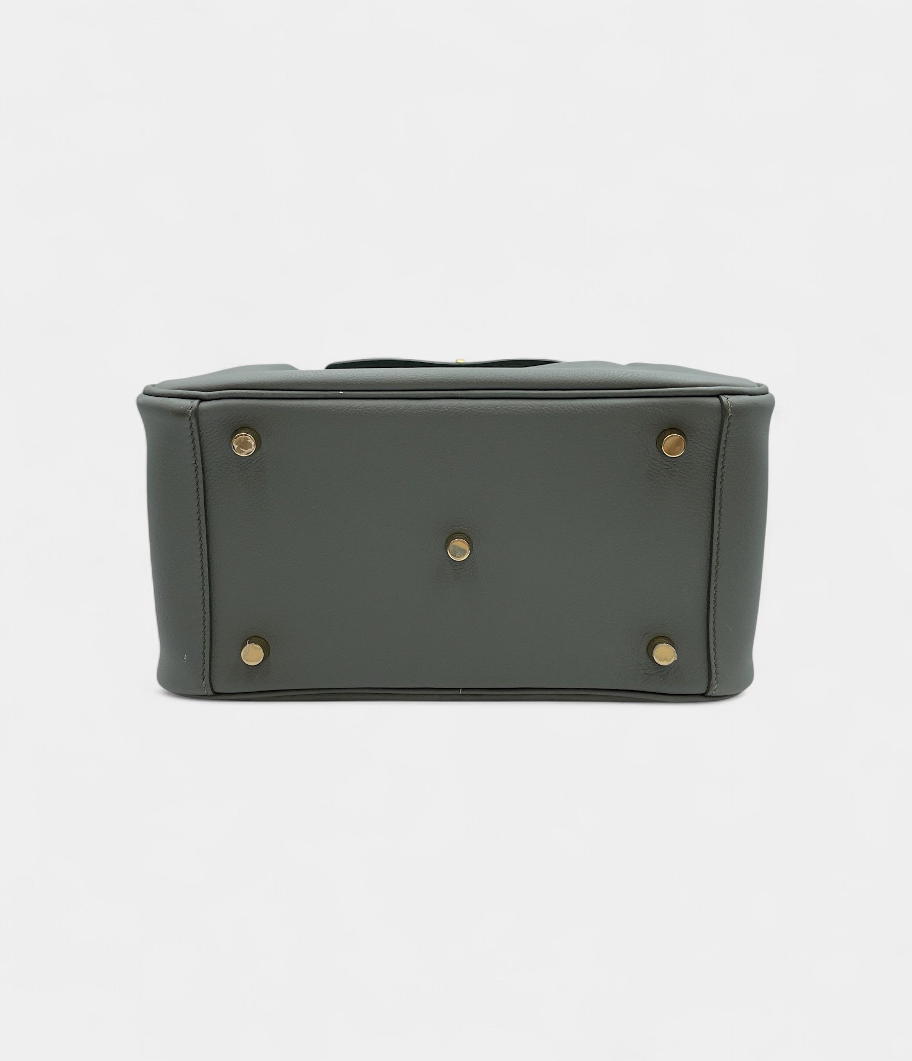 Hermès Lindy 26 in Almond Green Evercolor Leather With Gold Hardware