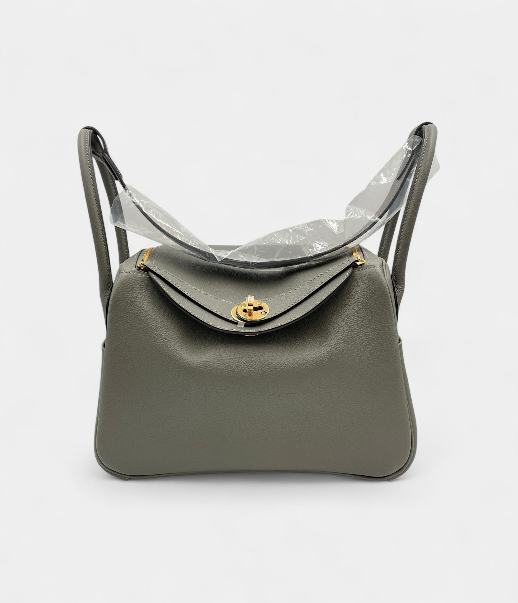 Hermès Lindy 26 in Gris Meyer Evercolor Leather with Gold Hardware