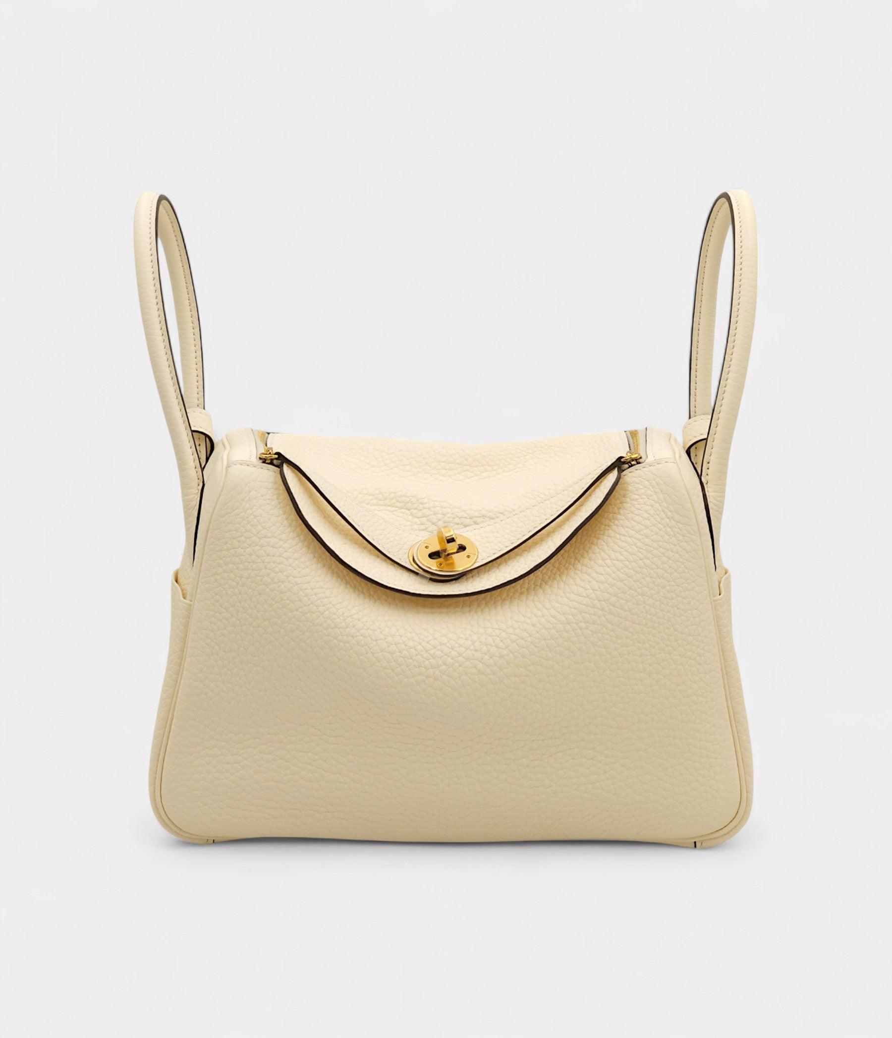 Hermès Lindy 26 in Nata Clemence Leather with Gold Hardware