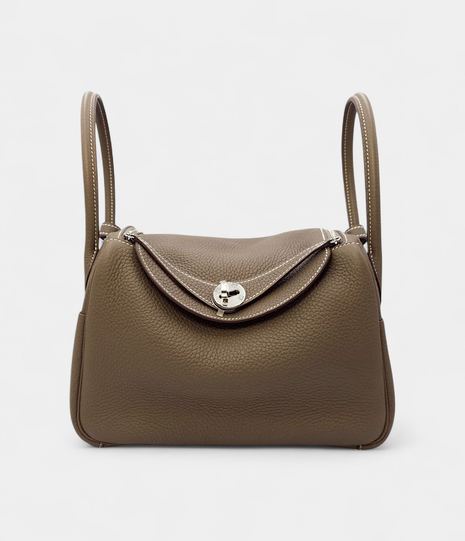 Hermès Lindy 26 in Tow Clemence Leather with Palladium Hardware