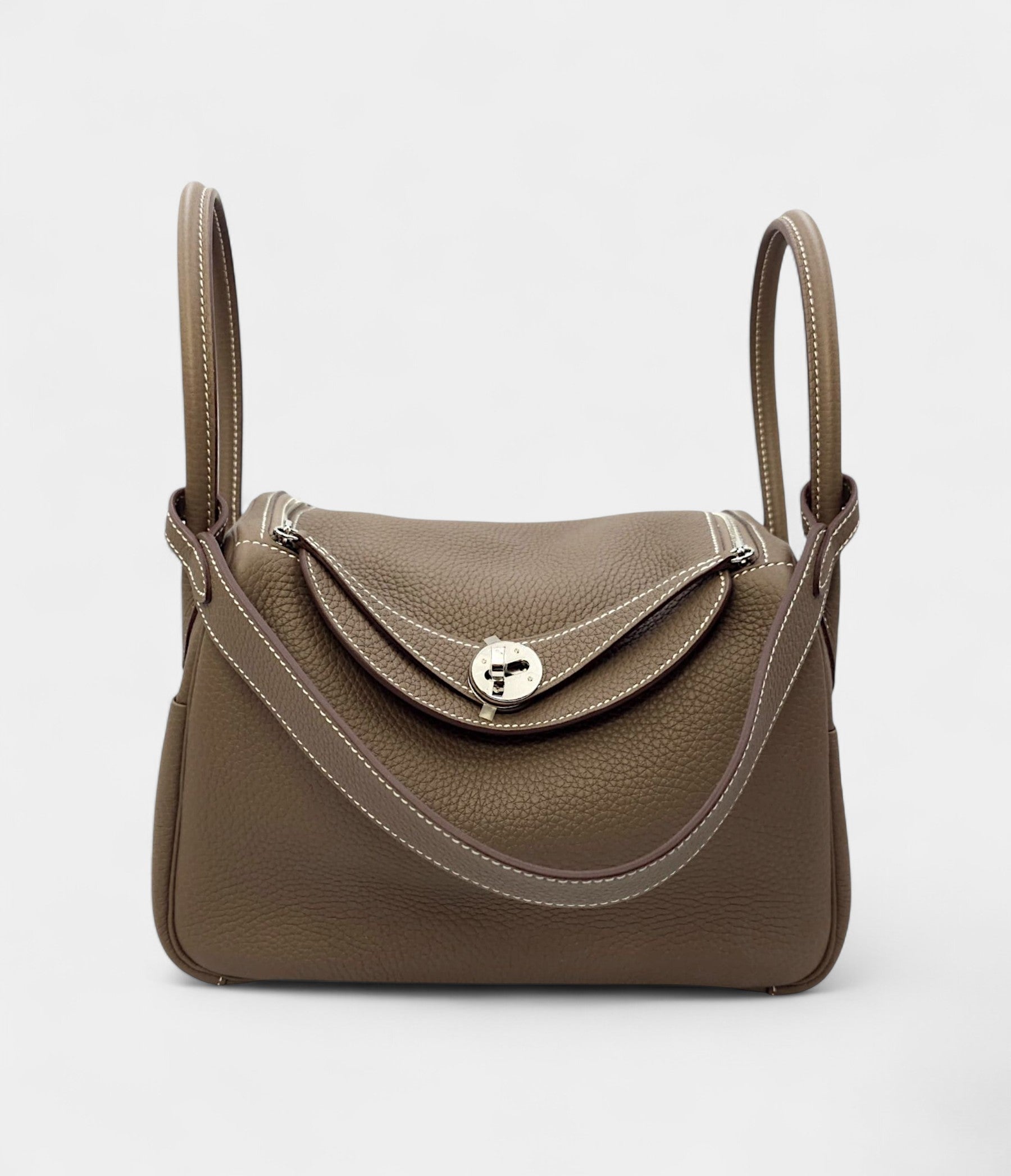 Hermès Lindy 26 in Tow Clemence Leather with Palladium Hardware