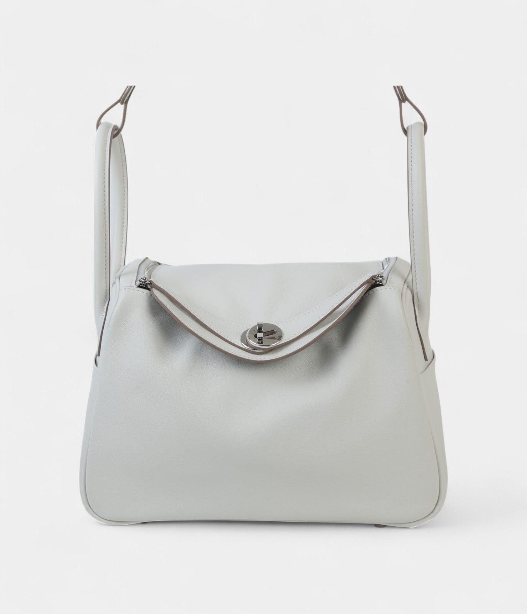 Hermès Verso Lindy 26 in Gris Pale Swift Leather With Palladium Hardware