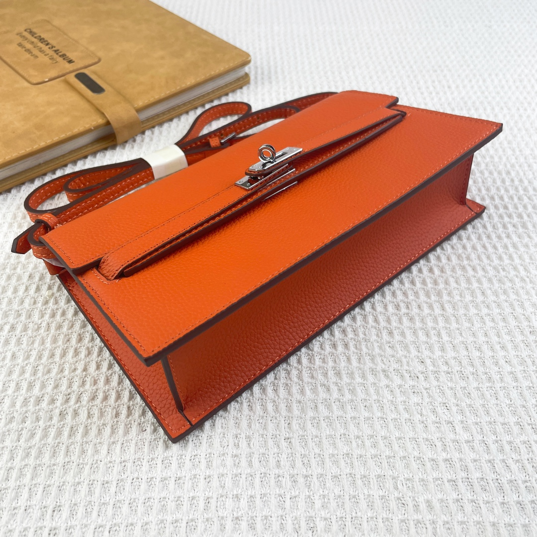 The New Hermès Kelly Shoulder Bag-orange color